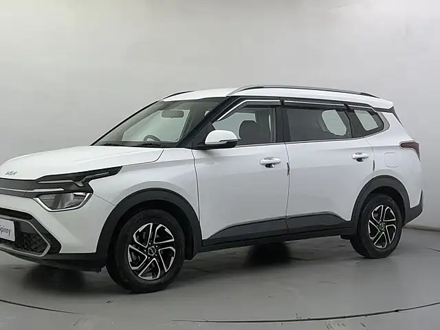 Used 2022 Kia Carens in Ahmedabad