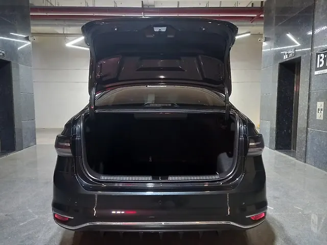 Used Volkswagen Virtus Topline 1.0 TSI MT in Ahmedabad