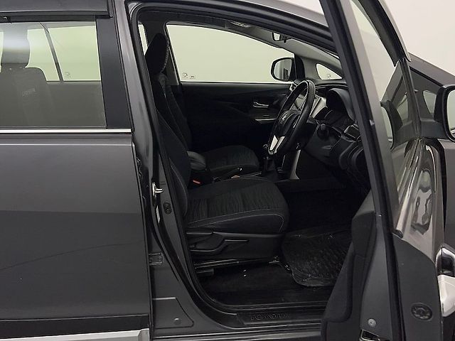 Used Toyota Innova Crysta [2016-2020] 2.4 V Diesel in Delhi