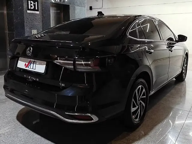 Used Volkswagen Virtus Topline 1.0 TSI MT in Ahmedabad