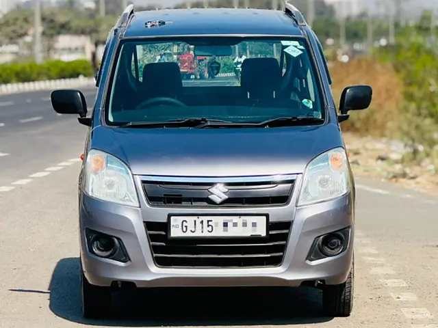 Used 2016 Maruti Suzuki Wagon R in Surat