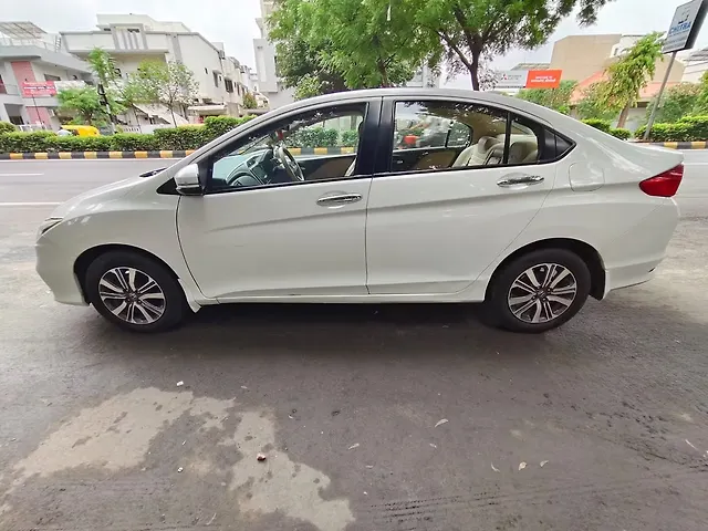 Used Honda City 4th Generation V CVT Petrol [2017-2019] in Ahmedabad