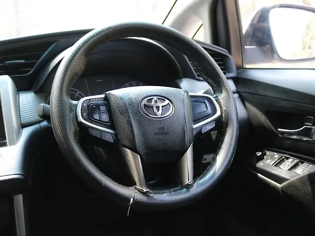 Used Toyota Innova Crysta [2016-2020] 2.4 G 7 STR [2016-2017] in Lucknow