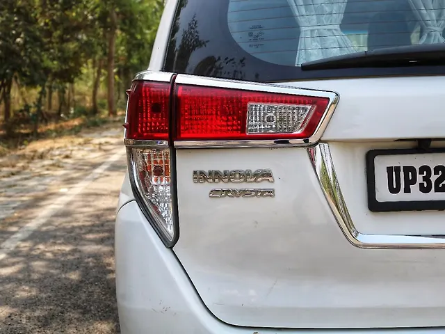 Used Toyota Innova Crysta [2016-2020] 2.4 G 7 STR [2016-2017] in Lucknow
