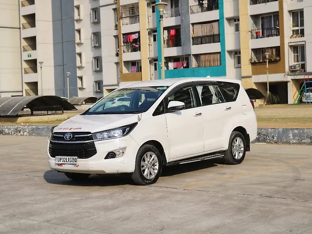 Used Toyota Innova Crysta [2016-2020] 2.4 G 7 STR [2016-2017] in Lucknow