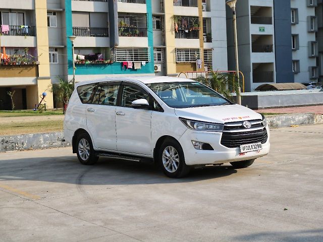 Used Toyota Innova Crysta [2016-2020] 2.4 G 7 STR [2016-2017] in Lucknow