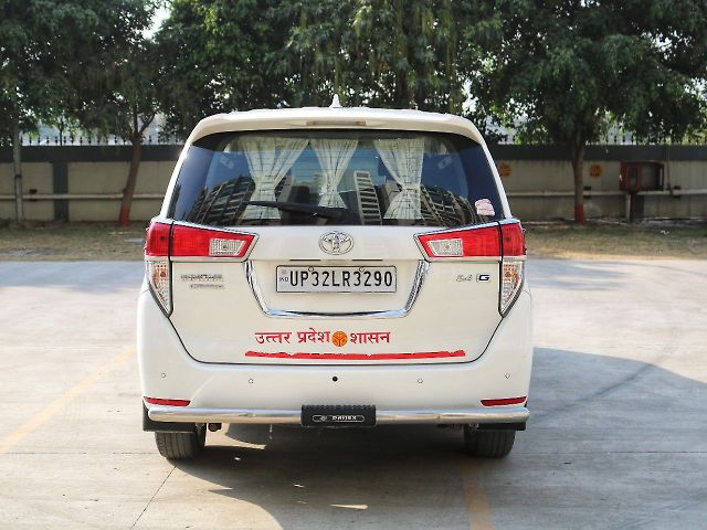Used Toyota Innova Crysta [2016-2020] 2.4 G 7 STR [2016-2017] in Lucknow