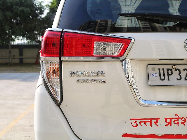 Used Toyota Innova Crysta [2016-2020] 2.4 G 7 STR [2016-2017] in Lucknow
