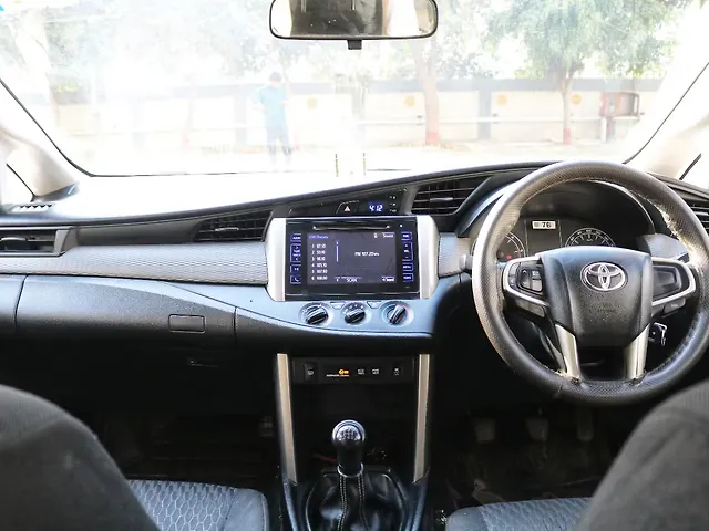 Used Toyota Innova Crysta [2016-2020] 2.4 G 7 STR [2016-2017] in Lucknow