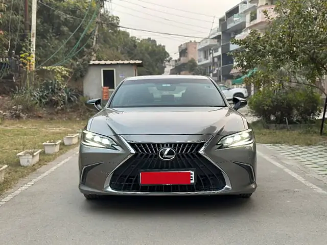 Used 2023 Lexus ES in Delhi