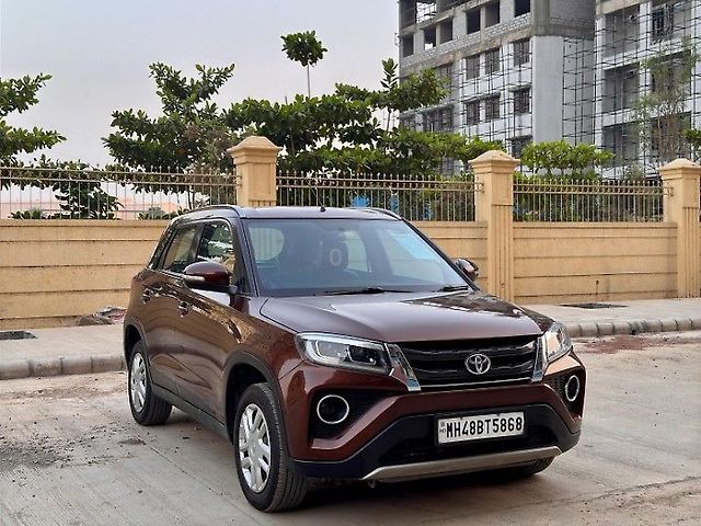 Used Toyota Urban Cruiser Mid Grade AT in Thane