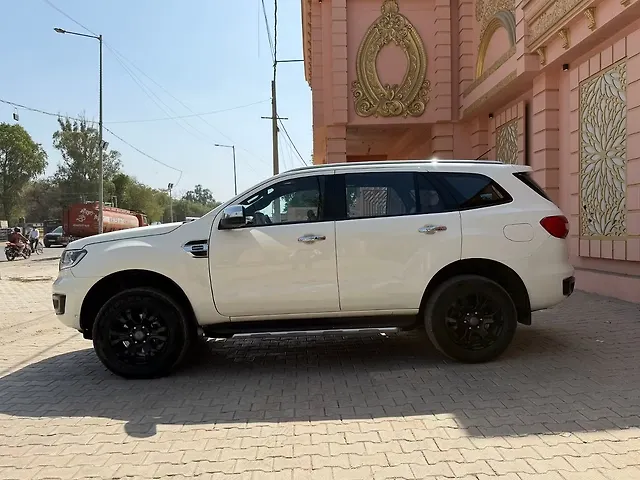 Used Ford Endeavour Titanium 2.0 4x2 AT in Gurgaon