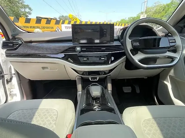 Used Tata Safari Accomplished Plus 7 STR Stealth Edition AT in Mumbai