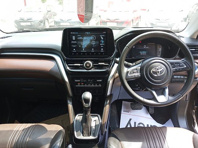 Used Toyota Urban Cruiser Hyryder V Hybrid [2022-2023] in Delhi