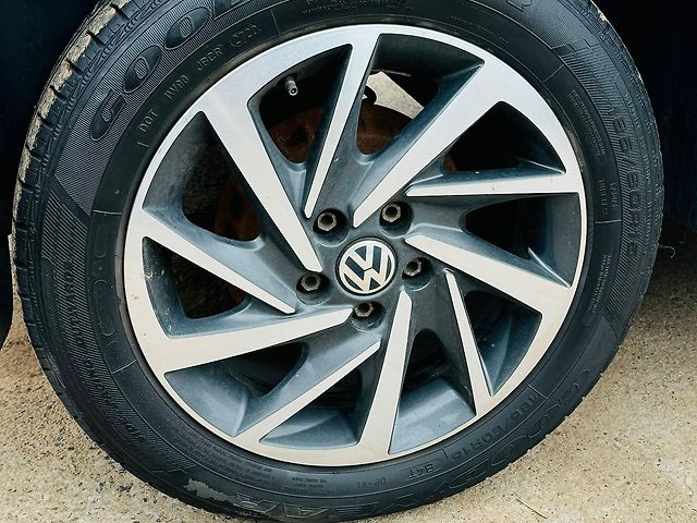 Used Volkswagen Polo Comfortline Plus 1.0L MPI in Vadodara