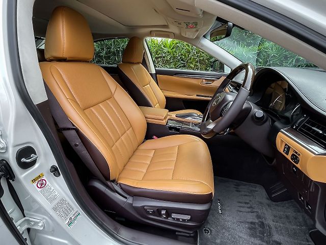 Used Lexus ES [2017-2018] 300h in Gurgaon
