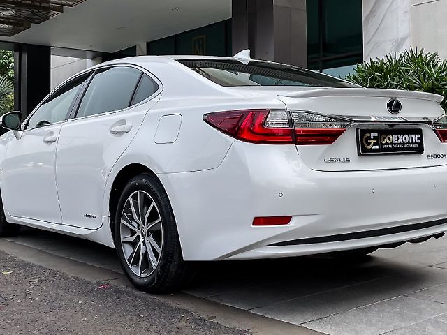 Used Lexus ES [2017-2018] 300h in Gurgaon