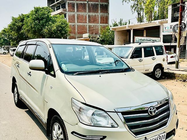 Used Toyota Innova [2012-2013] 2.5 G 7 STR BS-IV in Lucknow