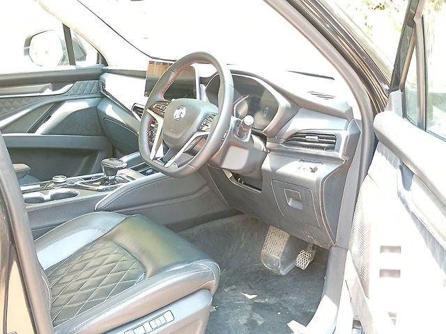 Used MG Gloster Blackstorm 6 STR 2.0 Twin Turbo 4WD in Bangalore