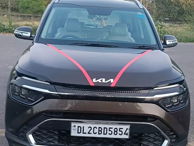 Used 2022 Kia Carens in Delhi