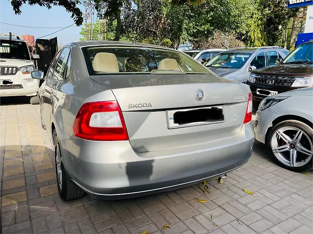 Used Skoda Rapid [2014-2015] 1.5 TDI CR Elegance AT in Chandigarh