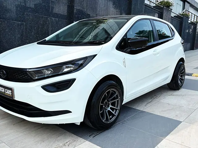 Used 2020 Tata Altroz in Delhi
