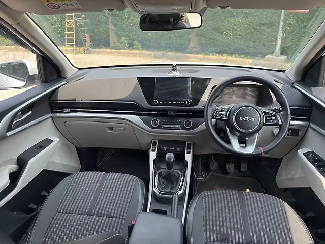 Used Kia Carens [2022-2023] Prestige 1.5 Petrol MT 7 STR in Delhi