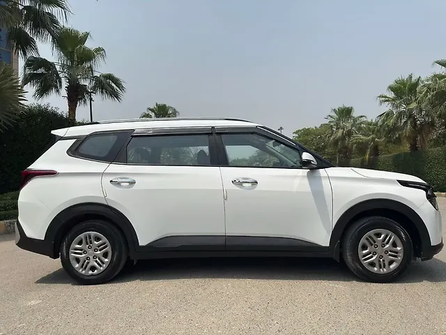 Used Kia Carens [2022-2023] Prestige 1.5 Petrol MT 7 STR in Delhi
