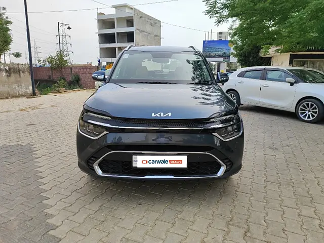 Used 2022 Kia Carens in Mohali