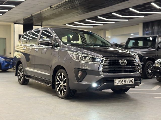 Second Hand 2022 Toyota Innova Crysta ZX 2.7 AT 7 STR for