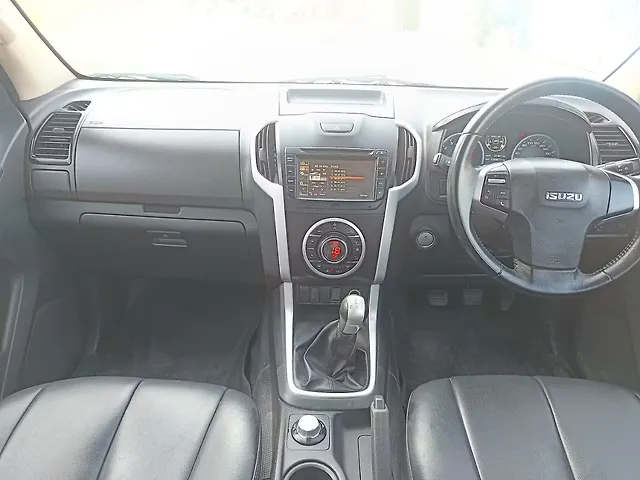 Used Isuzu D-Max V-Cross [2016-2018] 4x4 in Hyderabad