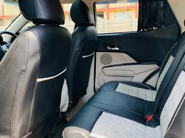 Used Mahindra XUV300 [2019-2024] W8 (O) 1.2 Petrol [2019] in Nashik