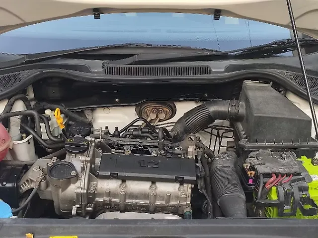 Used Volkswagen Polo [2012-2014] Highline1.2L (P) in Bangalore
