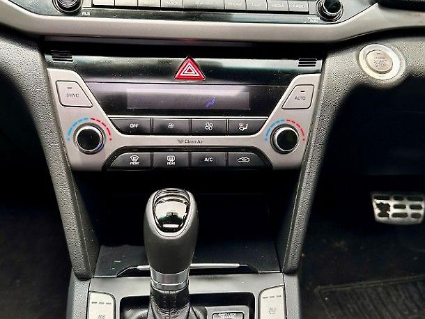 Used Hyundai Elantra SX (O) 2.0 AT in Mumbai