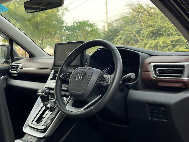Used Toyota Innova Hycross VX (O) Hybrid 7 STR in Delhi