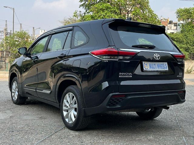 Used Toyota Innova Hycross VX (O) Hybrid 7 STR in Delhi