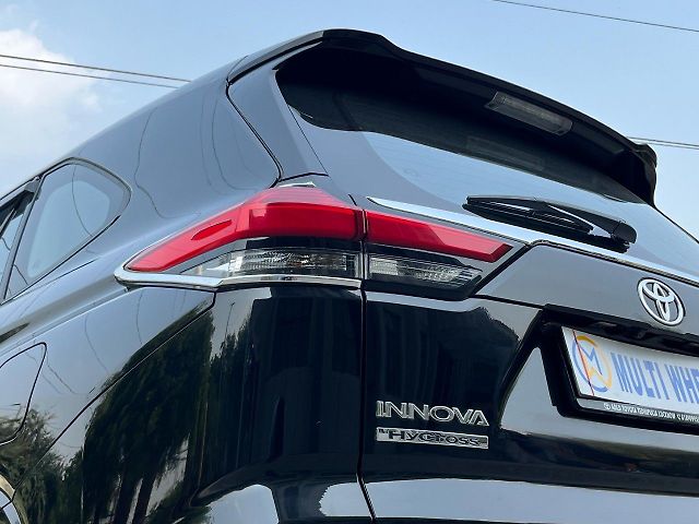 Used Toyota Innova Hycross VX (O) Hybrid 7 STR in Delhi