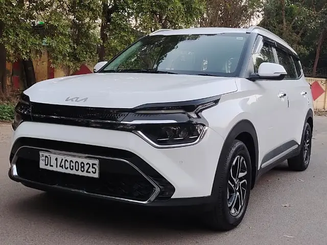 Used 2022 Kia Carens in Delhi