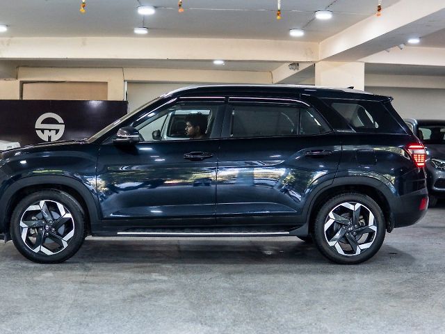 Used Hyundai Alcazar [2021-2023] Signature (O) 6 STR 2.0 Petrol AT in Delhi