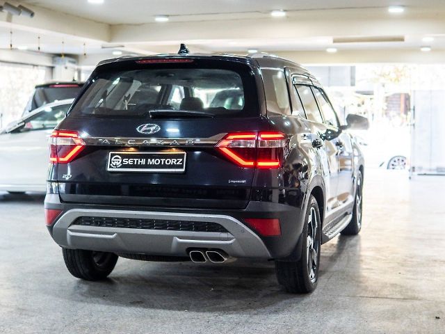Used Hyundai Alcazar [2021-2023] Signature (O) 6 STR 2.0 Petrol AT in Delhi