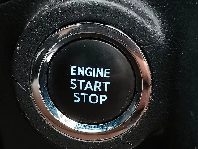 Used Toyota Innova Crysta [2016-2020] 2.4 V Diesel in Kanpur