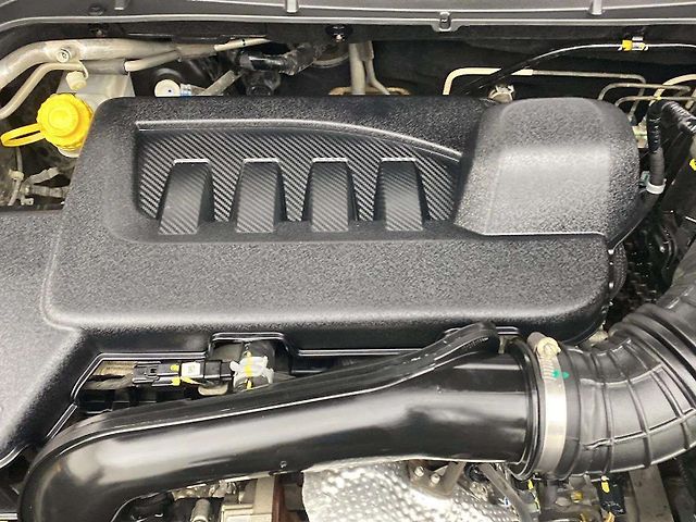 Used Mahindra XUV300 [2019-2024] W8 (O) 1.5 Diesel [2020] in Ahmedabad
