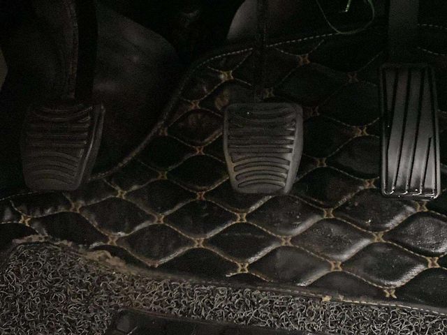 Used Mahindra XUV300 [2019-2024] W8 (O) 1.5 Diesel [2020] in Ahmedabad