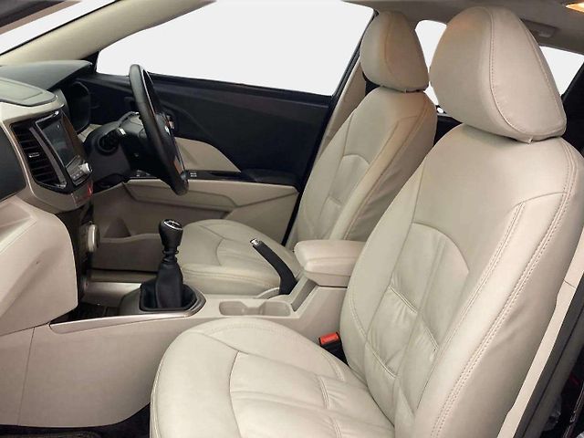 Used Mahindra XUV300 [2019-2024] W8 (O) 1.5 Diesel [2020] in Ahmedabad