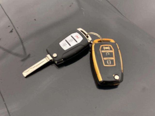 Used Mahindra XUV300 [2019-2024] W8 (O) 1.5 Diesel [2020] in Ahmedabad