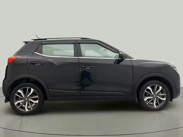 Used Mahindra XUV300 [2019-2024] W8 (O) 1.5 Diesel [2020] in Ahmedabad