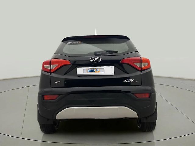 Used Mahindra XUV300 [2019-2024] W8 (O) 1.5 Diesel [2020] in Ahmedabad
