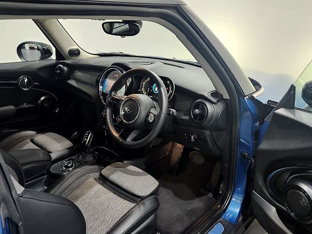Used MINI Cooper SE 3-Door in Mumbai