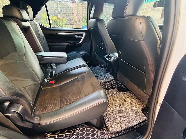 Used Toyota Fortuner GR-S in Mumbai