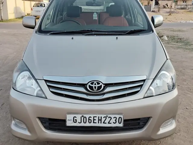 Used 2011 Toyota Innova in Vadodara